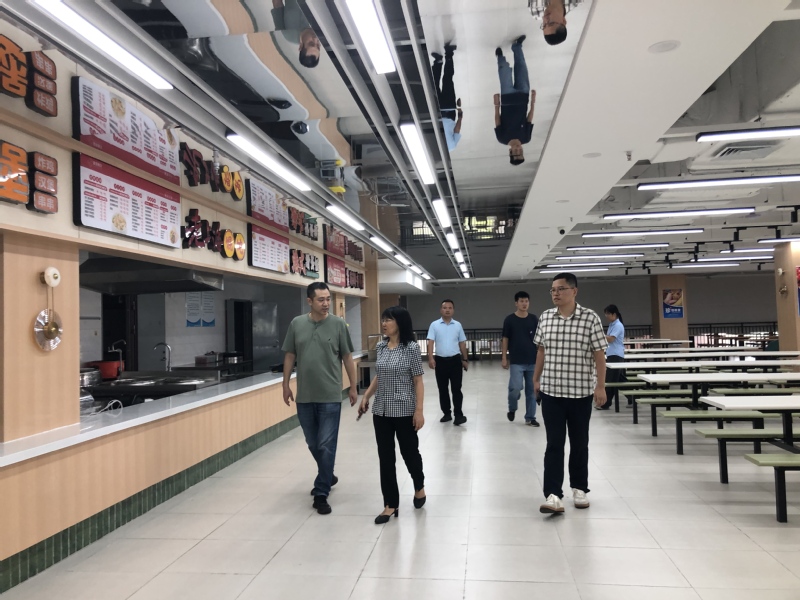 学院副院长兰希红带队检查新学期...